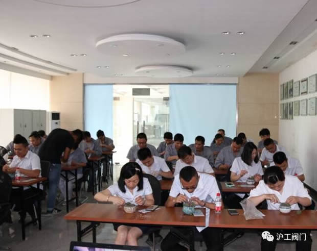 華亭鎮團委聯合上海滬工閥門廠開展微景觀綠植DIY活動(圖5)