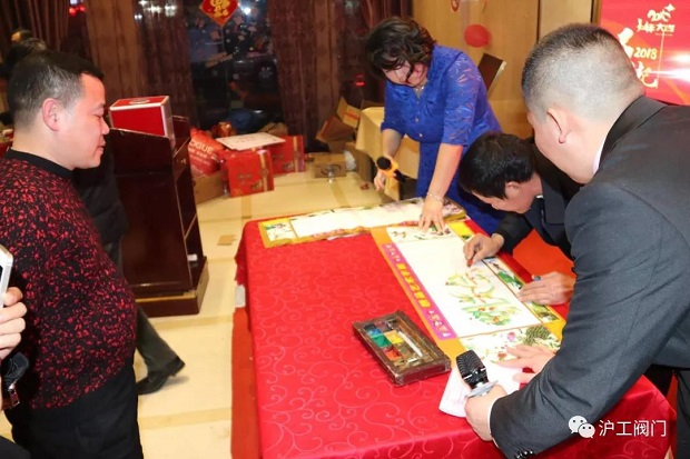 ��ˇչʾ��4��