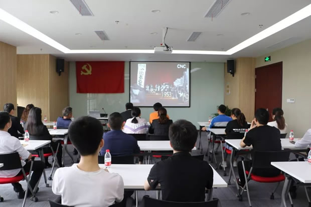 滬工閥門黨支部開展致敬七十年奮進新時代主題黨日活動(圖4)